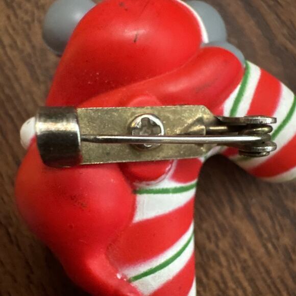 Vintage Christmas Brooch Christmas Pin Mouse Candy Cane Whimsical Nostalgic - Picture 5 of 6